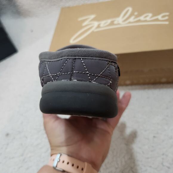 NEW ZODIAC Womens Preston Slipper Smoke grey size 6 M - Picture 5 of 9
